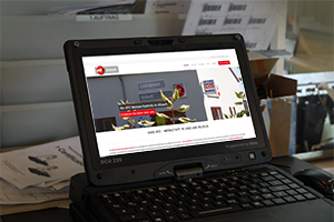 autoschertl-homescreen-laptop